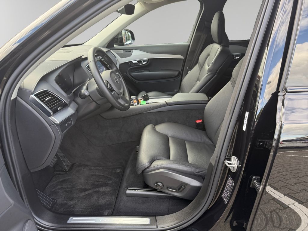 VOLVO XC90 T8 AWD Plug-in Hybrid Plus Dark AHK semi el VOLVO XC90 T8 AWD Plug-in Hybrid Plus Dark AHK semi el