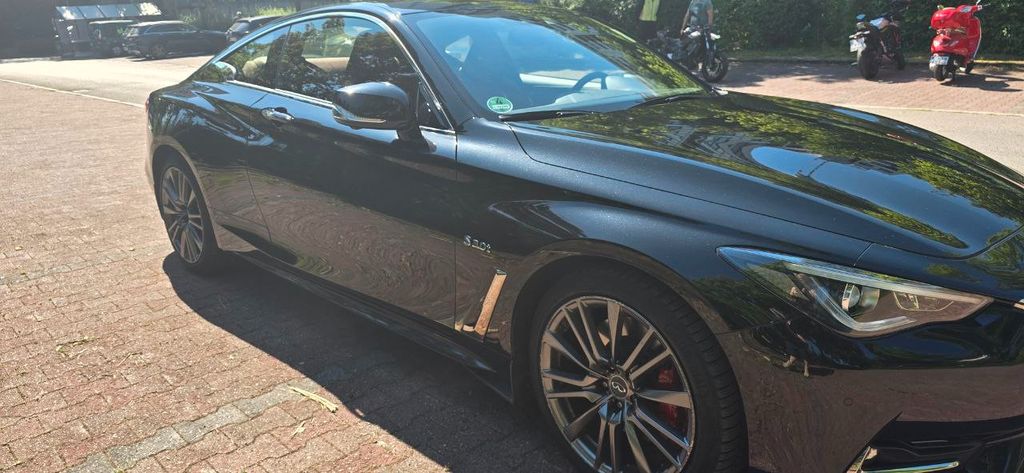 Infiniti Q60