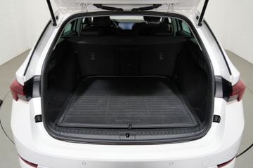 Skoda Octavia Combi Clever 2.0 TDI DSG NAV PDC HUD