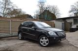 Mercedes-Benz ML 320 CDI*1.HAND*erst 70000km.LEDER*XENON*NAVI - Mercedes-Benz ML 320 in Duisburg
