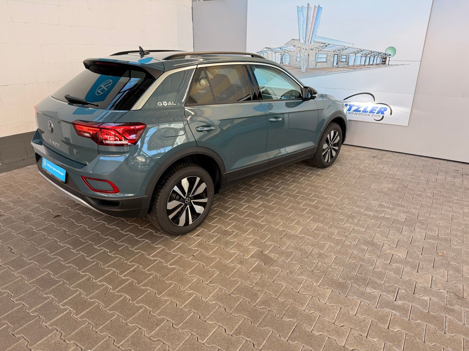 Fahrzeugabbildung Volkswagen T-Roc Goal 1,0 TSI 6-Gang Schaltung +LED +AHK +S