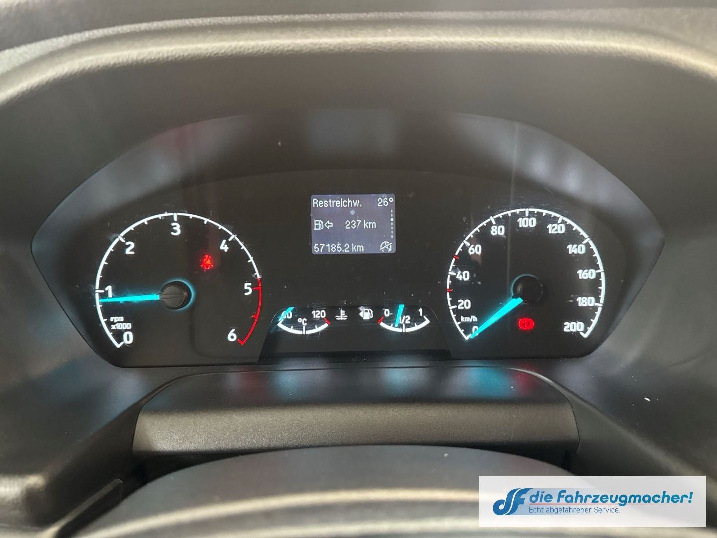 Fahrzeugabbildung Ford Transit Custom Kasten 320 L2 Trend 2.0 TDCi DAB