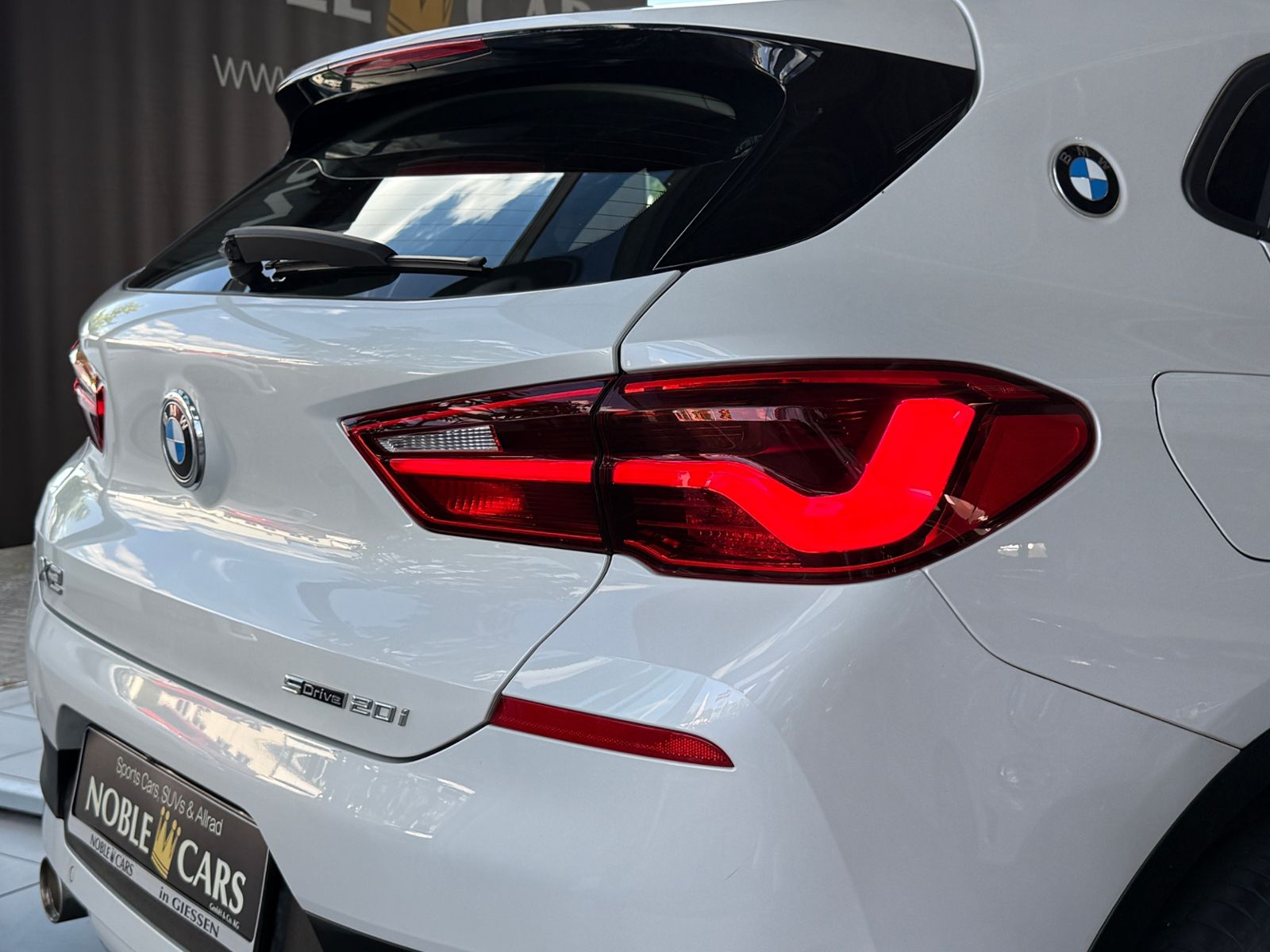 Fahrzeugabbildung BMW X2 sDrive 20 i HUD LEDER KAM LED 18"