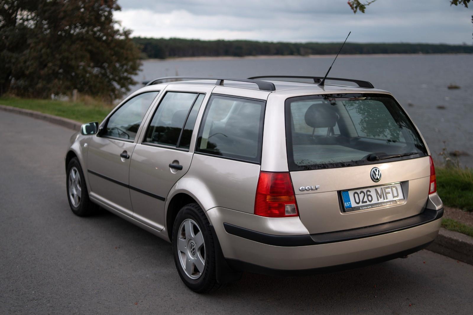 Volkswagen Golf 2005 — вигляд ззаду