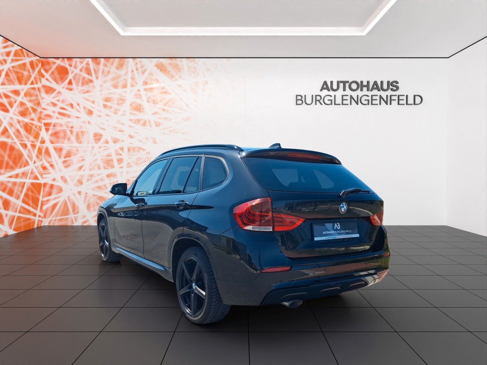 Fahrzeugabbildung BMW X1 18d xDrive ! M-Paket ! AHK !