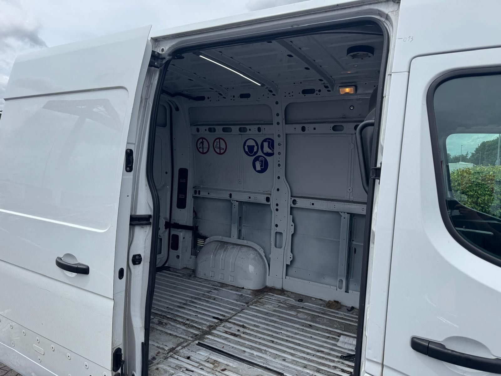 Fahrzeugabbildung Renault Master III Kasten L1H2 HKa 3,5t 1.HAND/KLIMA/