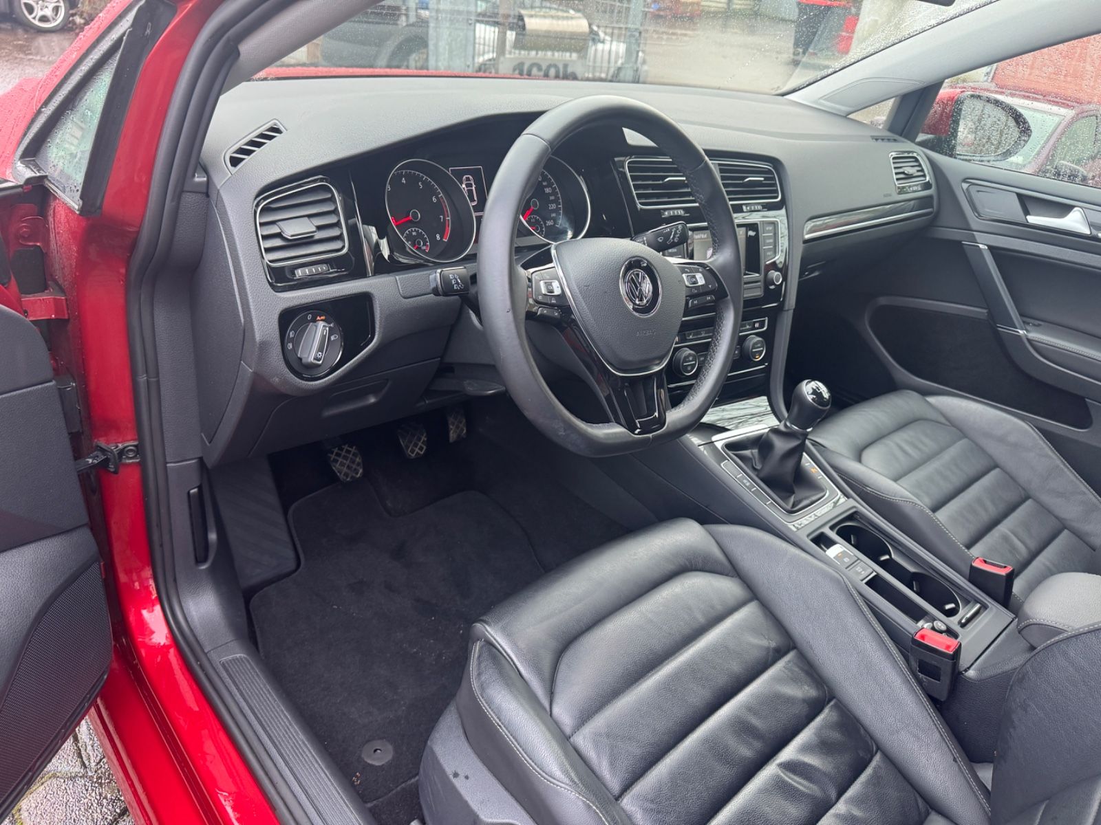 Fahrzeugabbildung Volkswagen Golf VII Lim. Highline BMT Leder+Bluetooth+Xenon