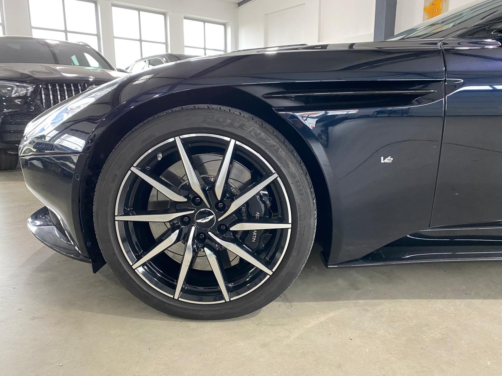 Fahrzeugabbildung Aston Martin DB11 V12 Coupe Launch Edition