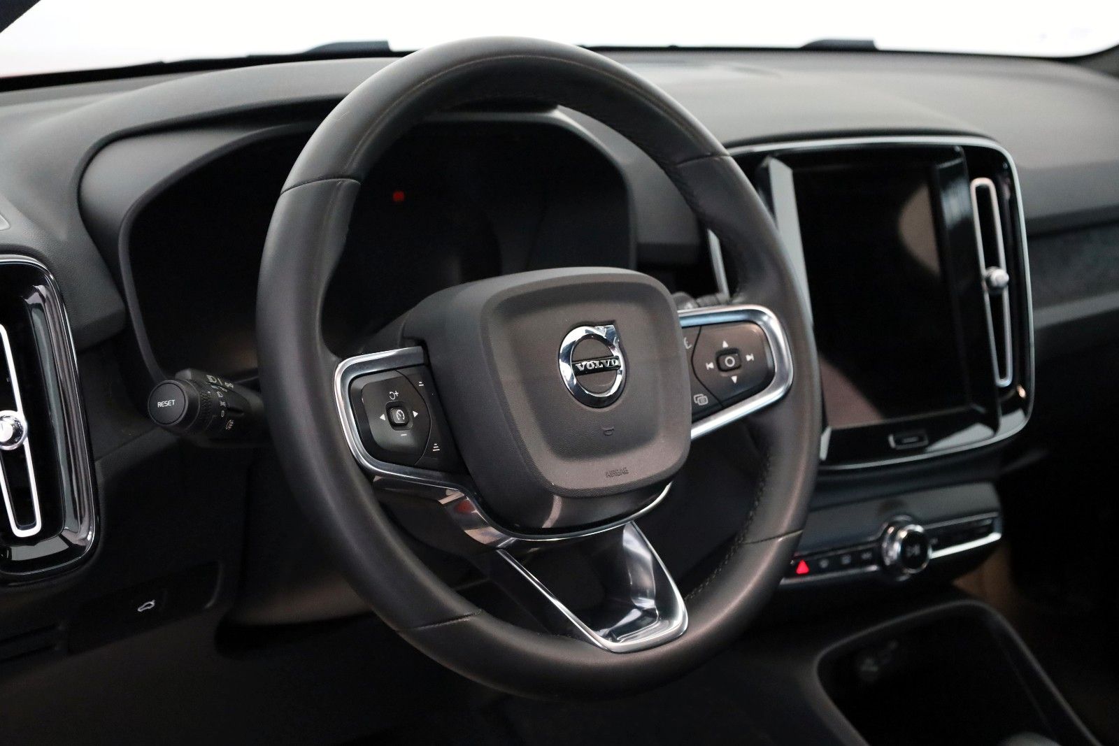 Fahrzeugabbildung Volvo C40 Core Recharge,Navi,LED,SH,Kamera,Panorama