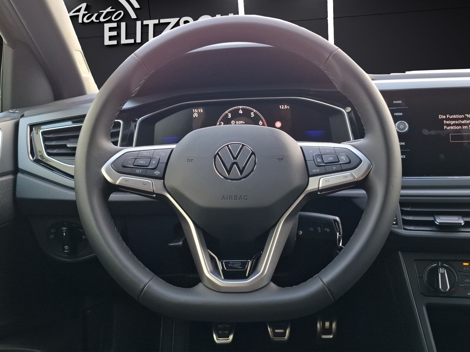Fahrzeugabbildung Volkswagen Taigo TSI R-Line Black-Style IQ.Light SHZ Kamera