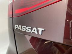 Fahrzeugabbildung Volkswagen Passat Variant 2.0 TDI DSG HUD Pano 360° LED ACC