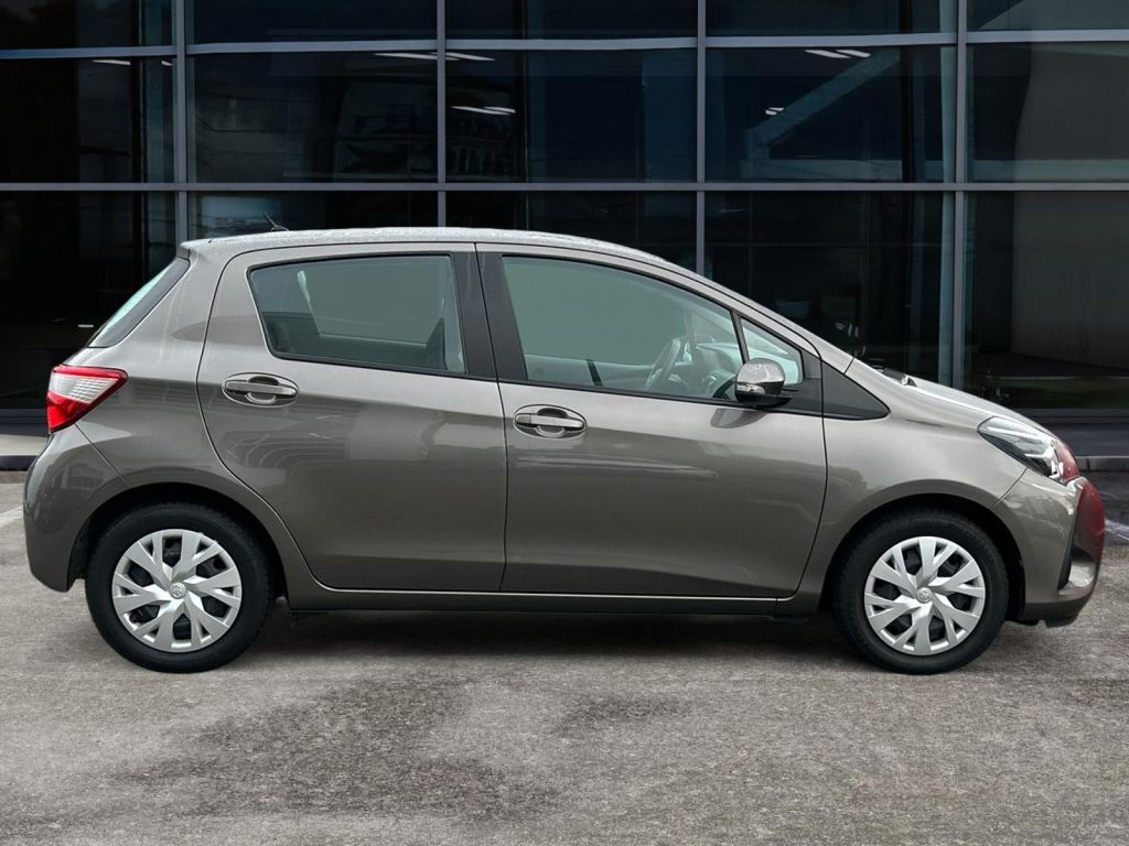 Fahrzeugabbildung Toyota Yaris 1.0 VVT-i Comfort