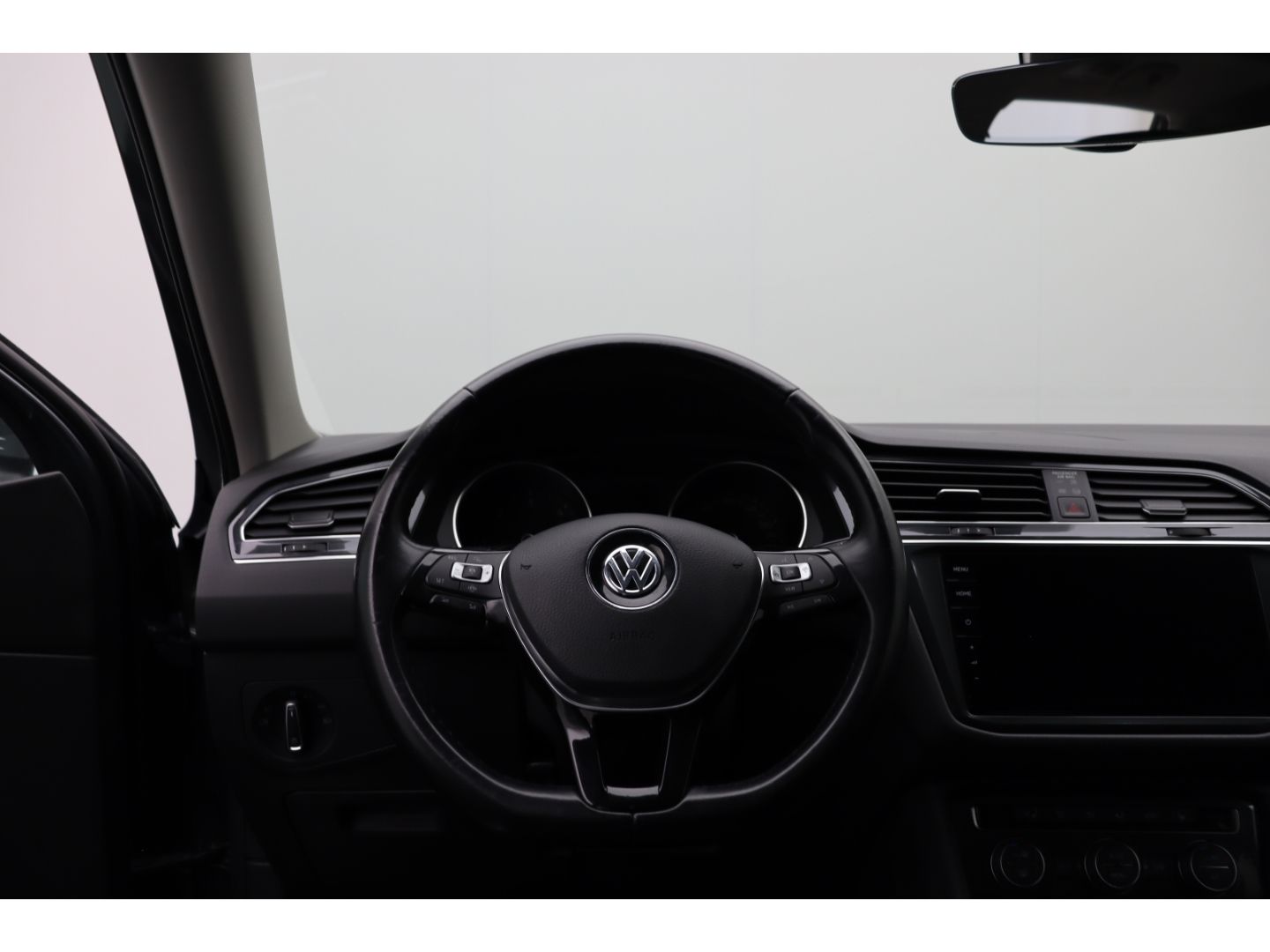 Fahrzeugabbildung Volkswagen Tiguan Allspace Highline R-Line AHK schwenkbar
