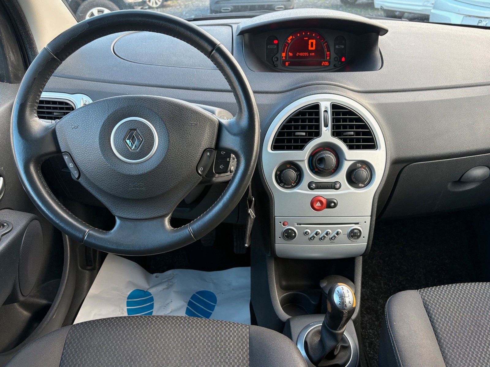 Fahrzeugabbildung Renault Modus 1.2 TCe 100 Klima 2.HAND TÜV 10/2027 Tempo