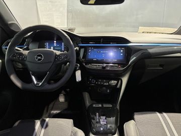 Fotografie des Opel Corsa 1.2 Direct Injection Turbo Hybrid 48 V YES