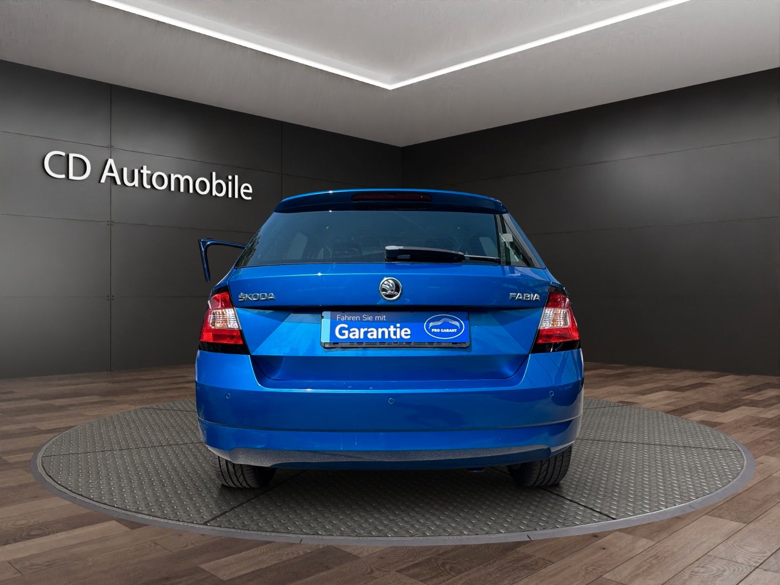 Fahrzeugabbildung SKODA Fabia Joy/NAVI/SHZ/2xPDC/Service Neu !/