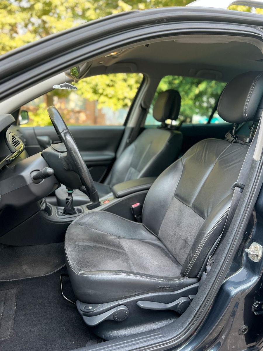 Renault Laguna 2006 — photo 14