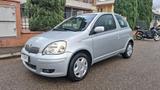 Toyota Yaris 1.0i 16V cat 3 porte Sol - gebrauchte Toyota Yaris aus dem Jahr 2005