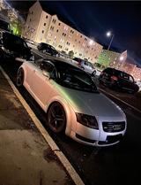 Audi TT 8n quattro 1.8 l - Audi quattro mit Benzin-Antrieb: Sportwagen