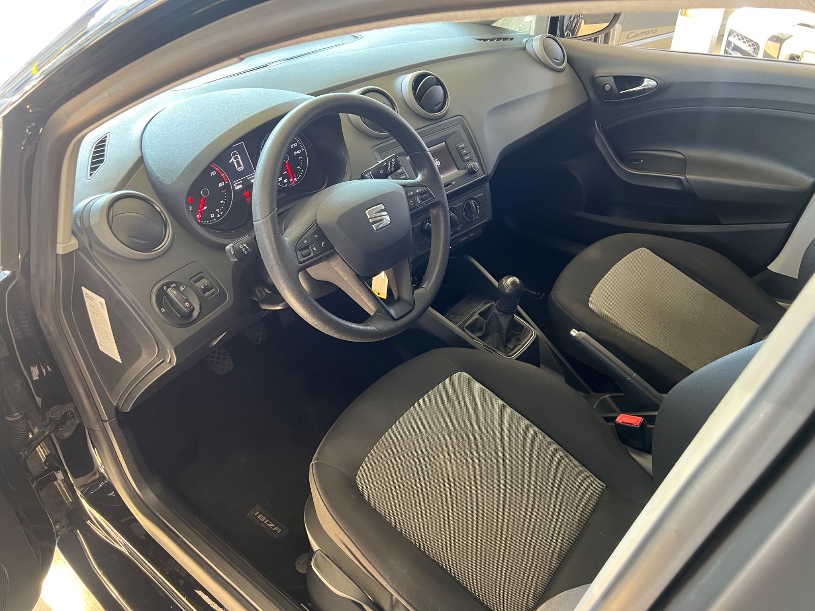 Fahrzeugabbildung SEAT Ibiza Reference *SCHECKHEFT BEI SEAT*1.HAND*