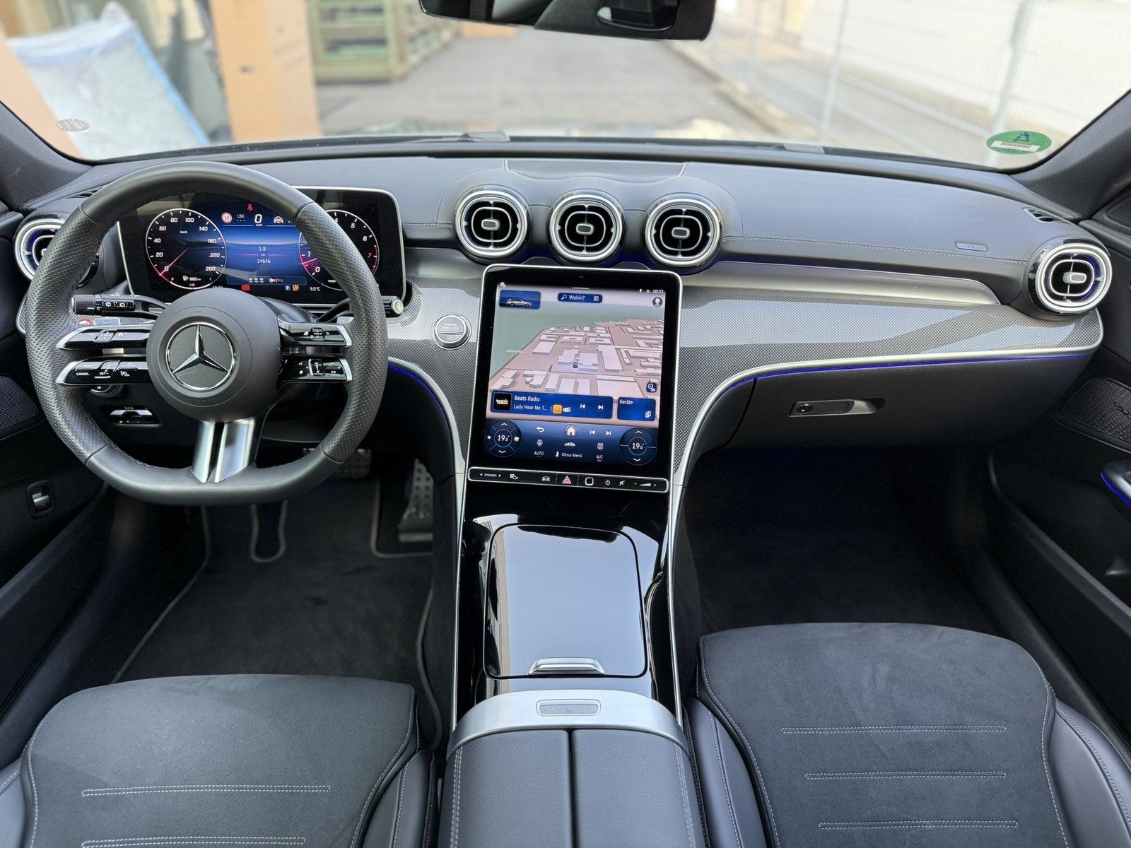 Fahrzeugabbildung Mercedes-Benz C 200 T AMG*DISTRONIC*360°*DIGITALLIGHT*KEYLESS*