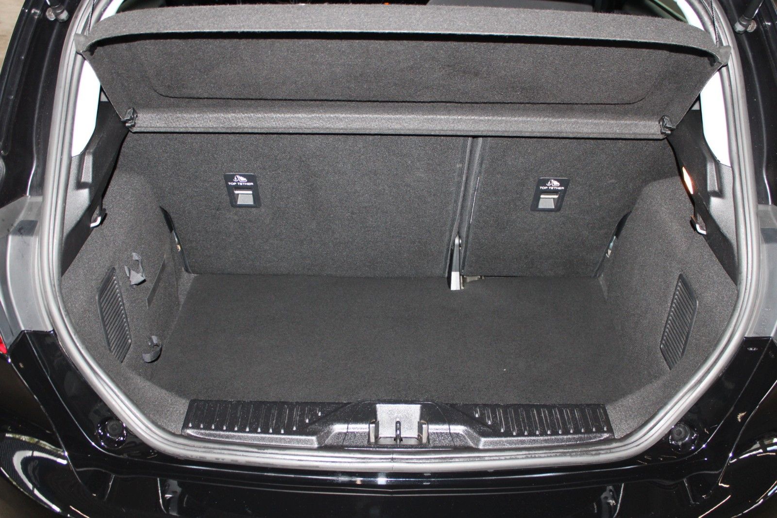 Fahrzeugabbildung Ford Fiesta Titanium LED KLIMA Allwetter PDC WinterP.