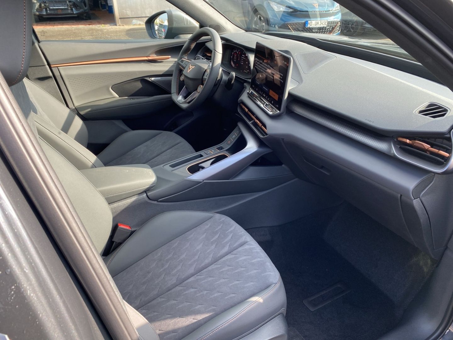 Fahrzeugabbildung CUPRA Terramar 2.0 TSI 4Drive*NAVI*HUD*Seenheiser*