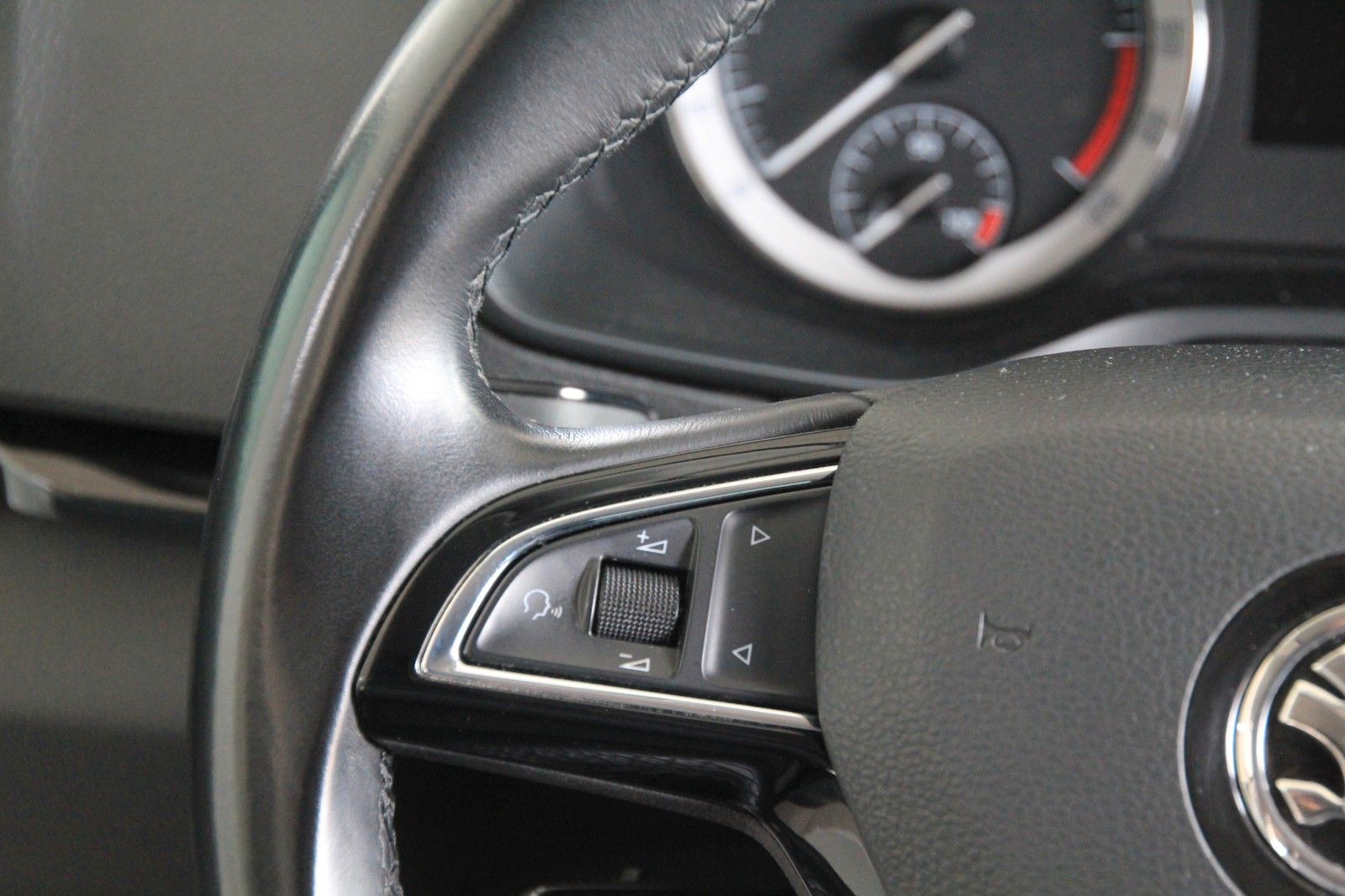 Fahrzeugabbildung SKODA Karoq Style