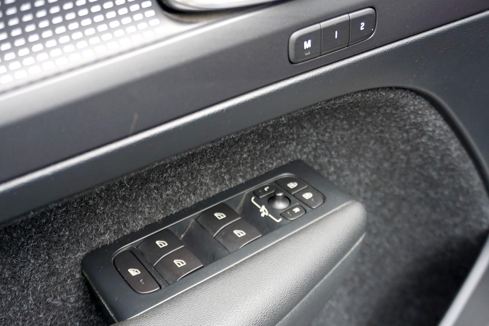 Volvo XC40 R Design 1Hd|HK|LED|KAM|BLIS|Keyless|MEMORY