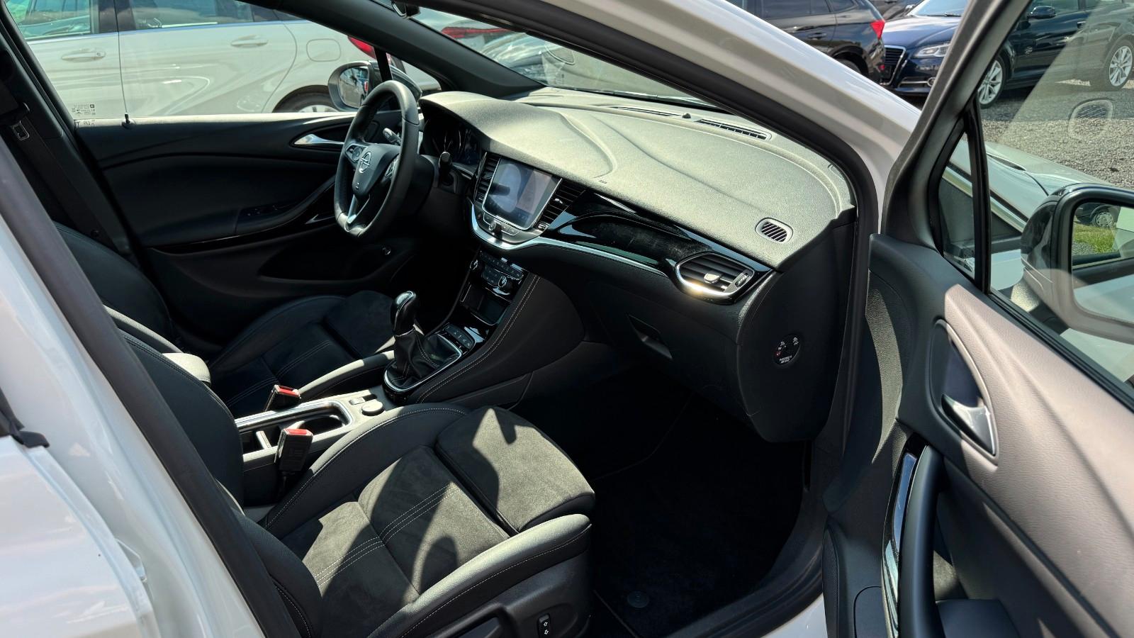 Opel Astra K SportsTourer Elegance Alcantara Led Navi