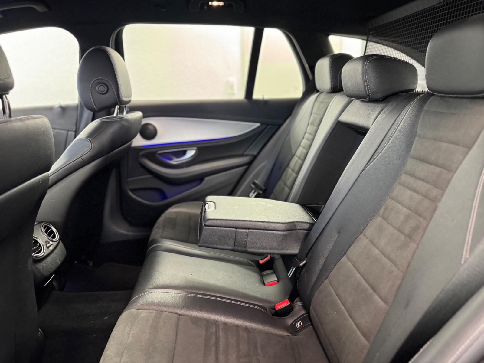 Mercedes-Benz E 220d T-Modell *AMG*Carplay*Ambiente*
