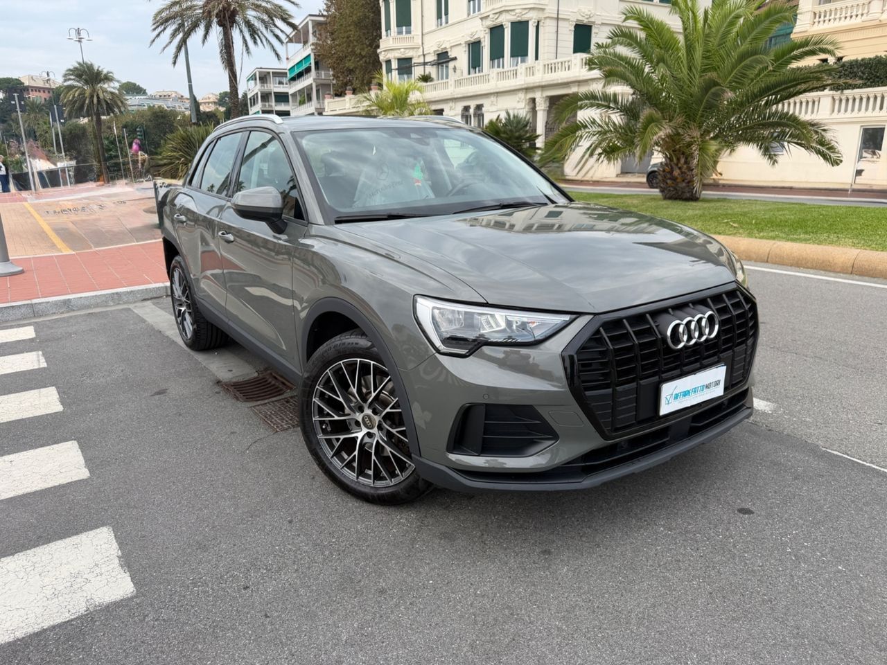 Audi Q3 45 TFSI e S tronic Business imagem 2