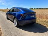 Tesla Model Y Long Range Dual Motor 2022 USS AHK - blaue Tesla Model Y