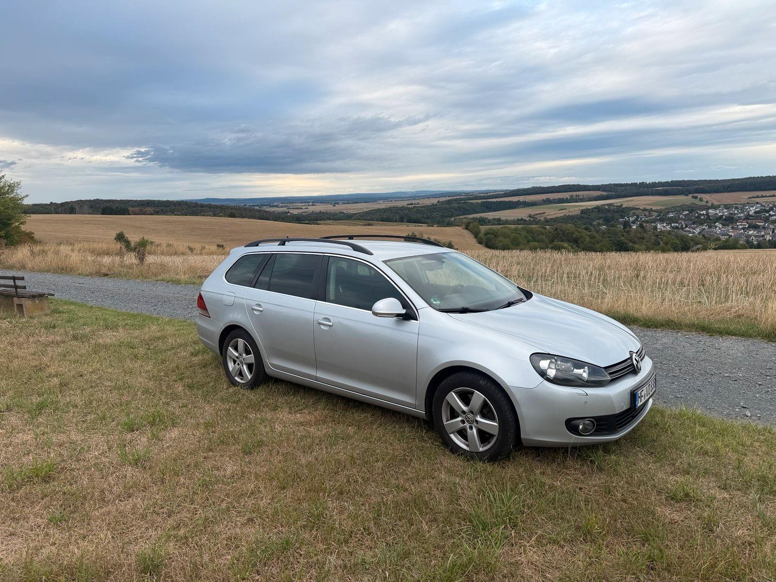Volkswagen Golf 2012 — interior
