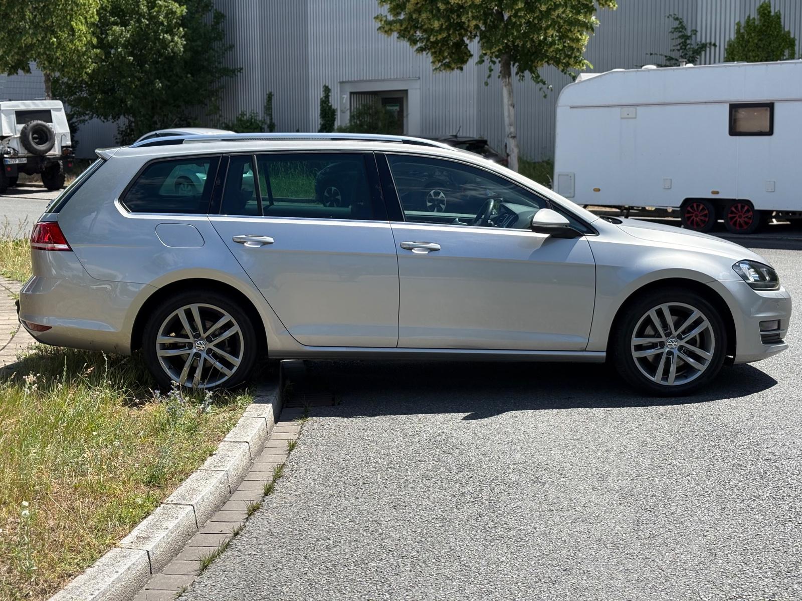 Volkswagen Golf VII Variant Highline BMT*Pano*1Hand*NAVI*