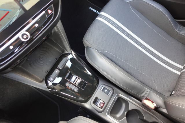 Fahrzeugabbildung Opel Corsa F 1.2 Turbo GS KlimaA,LED,Navi,SHZ,Kam.,LM