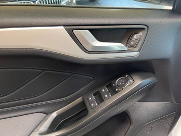 Ford Focus Turnier Cool & Connect *NAVI*KAM*PDC*TEMP*