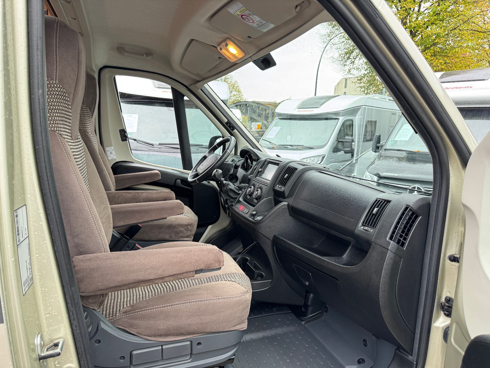 Fahrzeugabbildung Pössl Roadstar 640 DK DACHKLIMA AHK NAVI KAMERA LED 1H