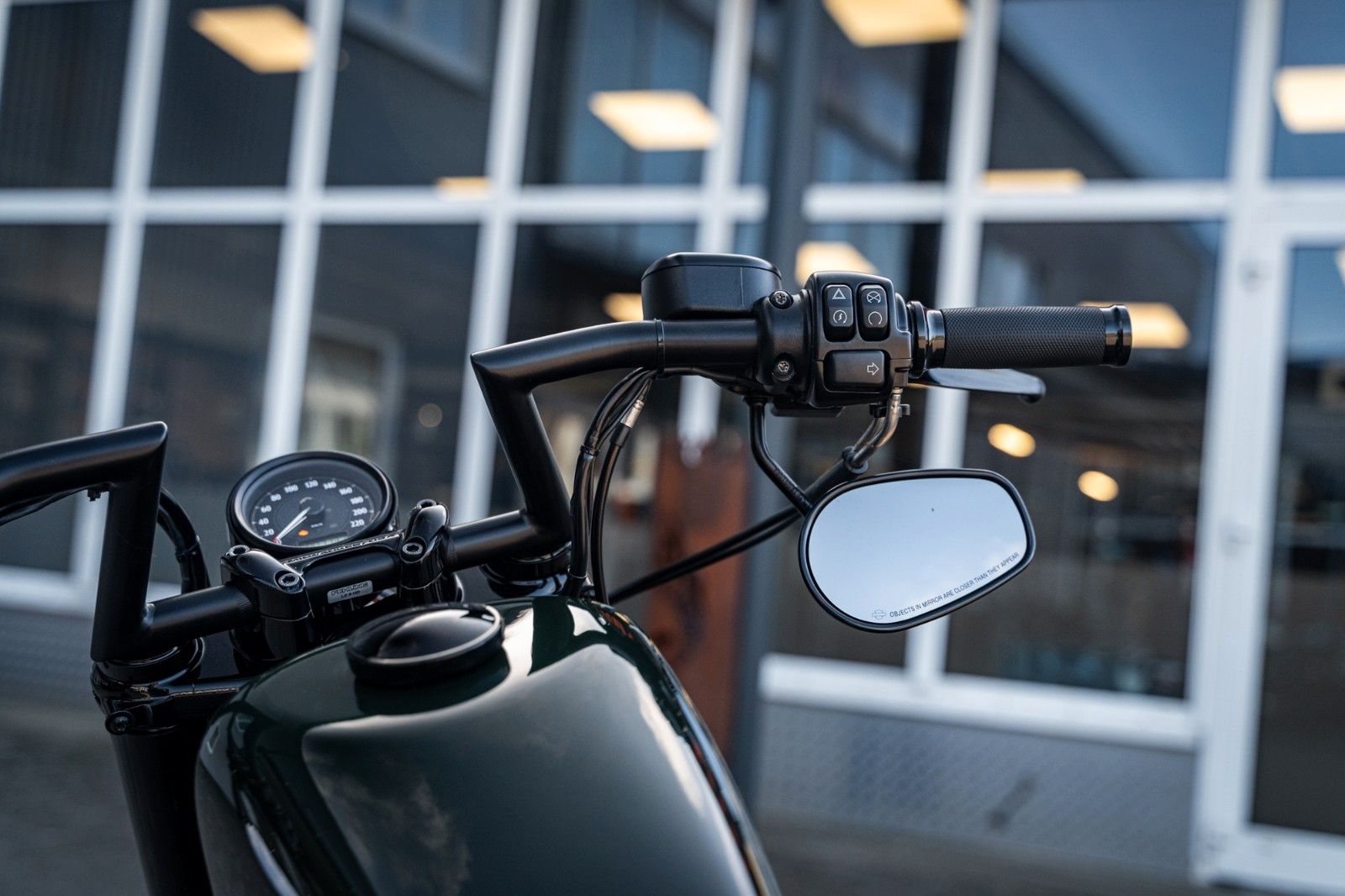 Fahrzeugabbildung Harley-Davidson XL1200X SPORTSTER FORTY-EIGHT - KESSTECH- BOBBER