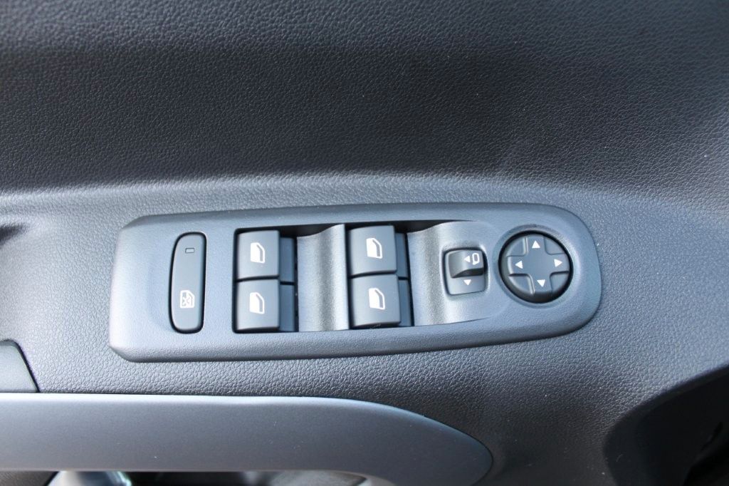 Fahrzeugabbildung Fiat Doblo Kombi L2 8-fach bereift