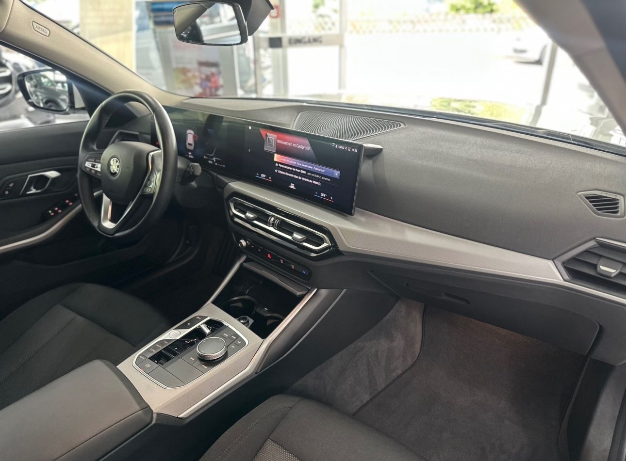 BMW 318d Touring Wenig km + Park Assist + DA Assist foto 17