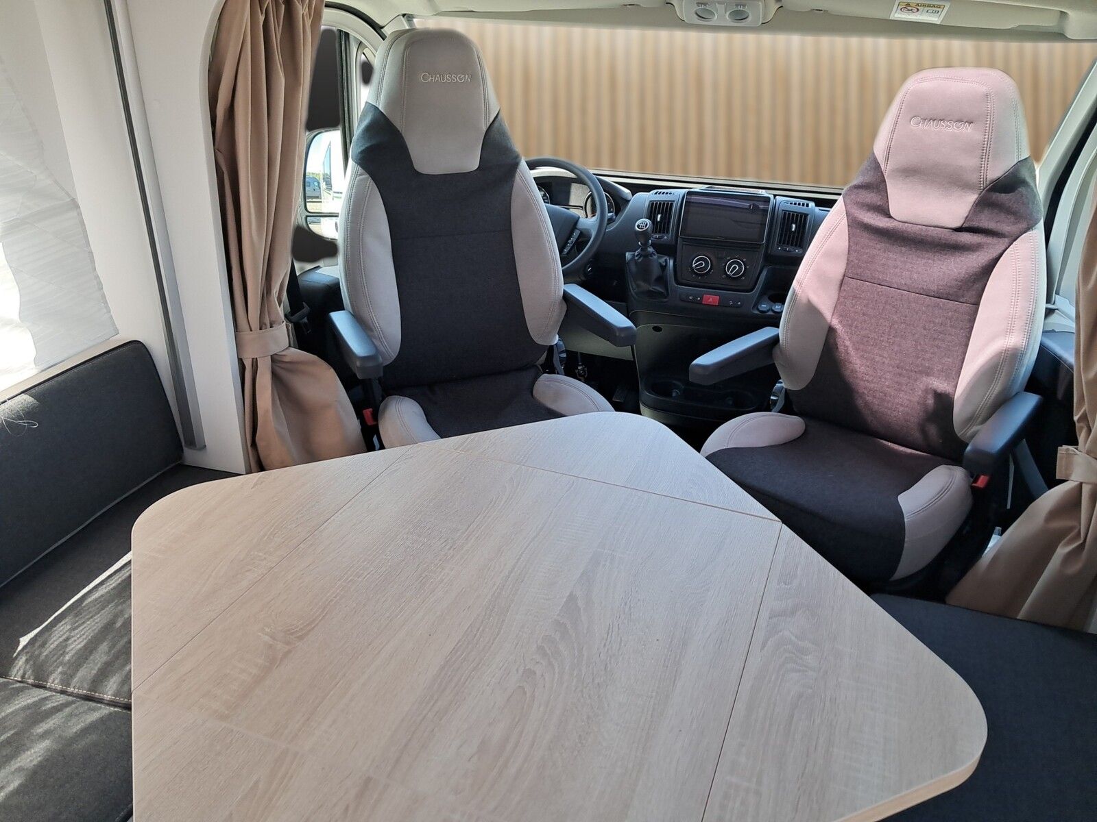Fahrzeugabbildung Chausson Teilintegriert 724