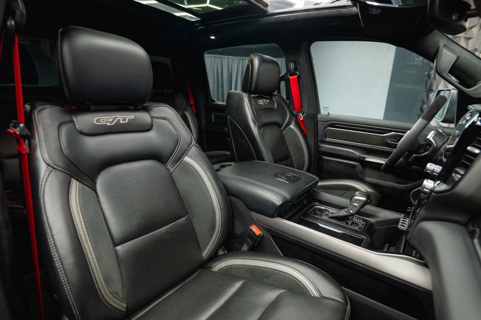 Fahrzeugabbildung Dodge RAM 5.7 V8 HEMI 4x4 NIGHT GT SPORT *Pano*22Zoll*