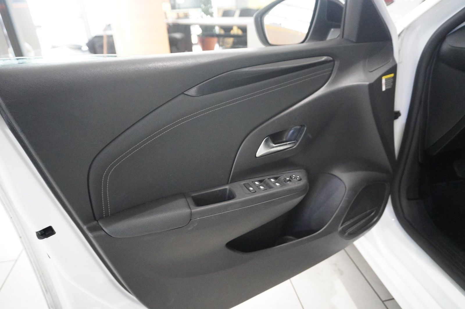 Fahrzeugabbildung Opel Corsa F 1.2T ELEGANCE NAVI/LED/KAMERA/SPORT/DAB+
