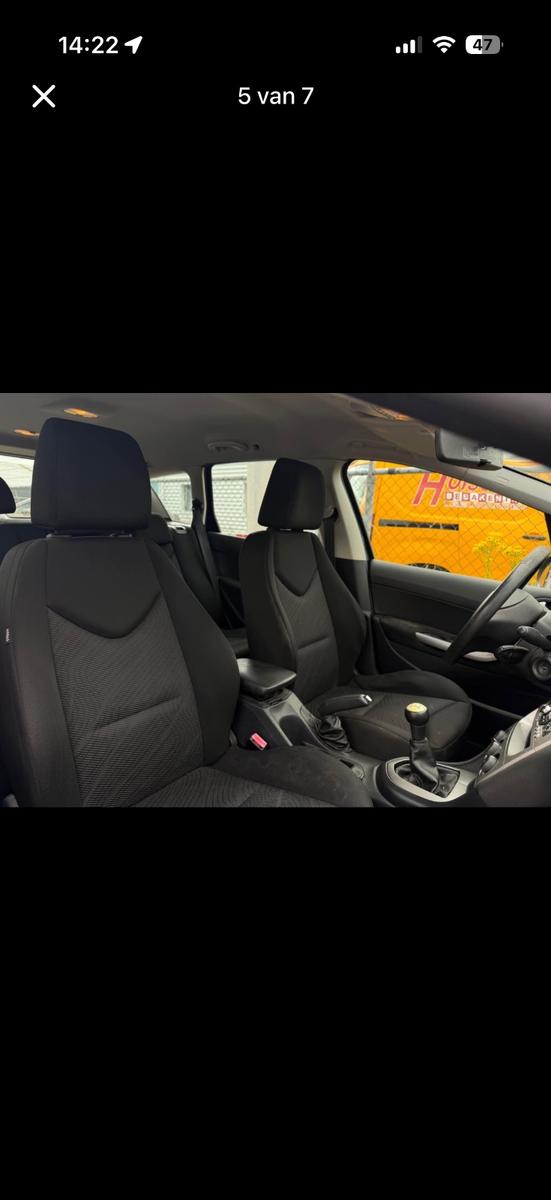 Peugeot 308 2010 — interior