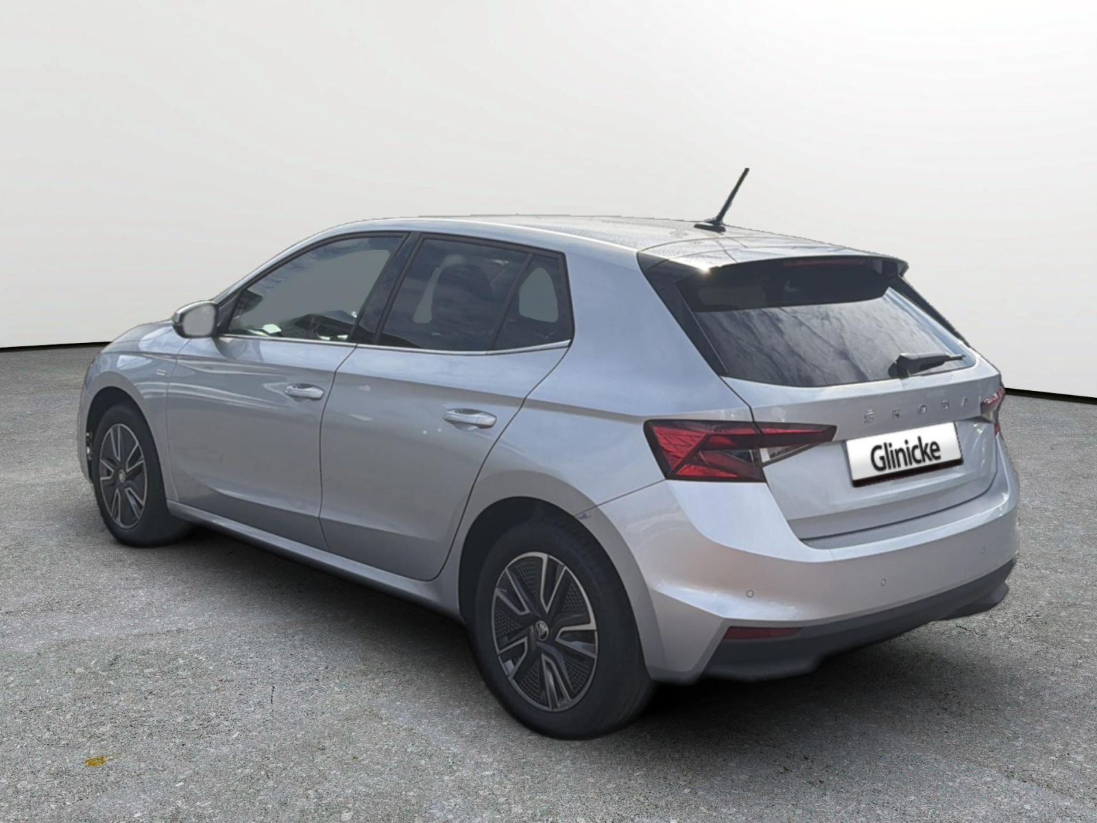 Skoda Fabia 1.0 MPI Carplay AHK LED PDC DAB+ imagem 2