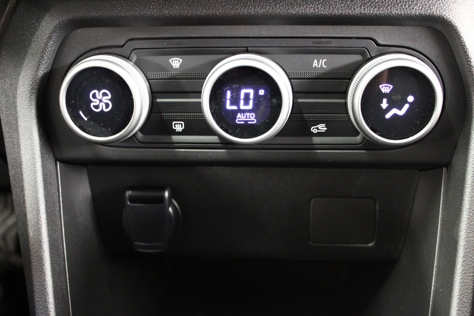 Fahrzeugabbildung Dacia Sandero TCe 90 Stepway Expression *Allwetterreif