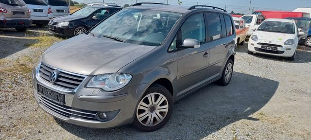 Volkswagen Touran Benzin Xenon UNITED 3.Hand 6-Gang...