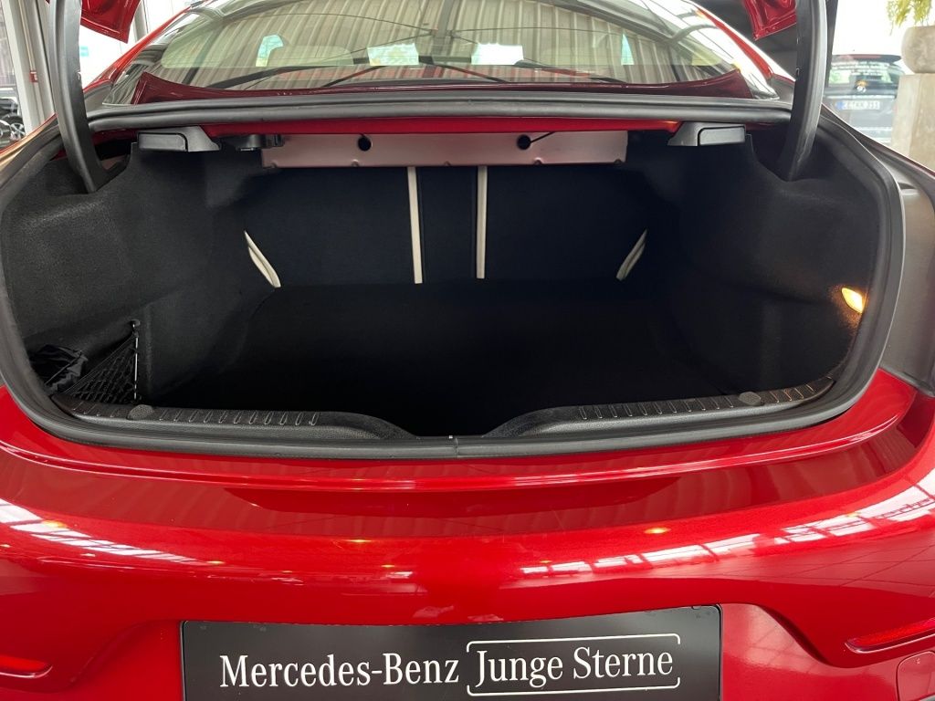 Fahrzeugabbildung Mercedes-Benz C 200 Coupé Distronic+ Navi LED SHZ KeyLess KAM