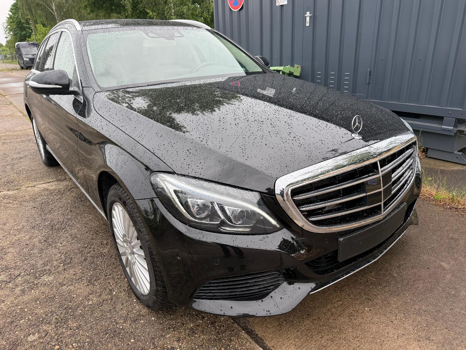 Mercedes-Benz C 250d 4Matic,LED,Volleder,HUD,Standheizung